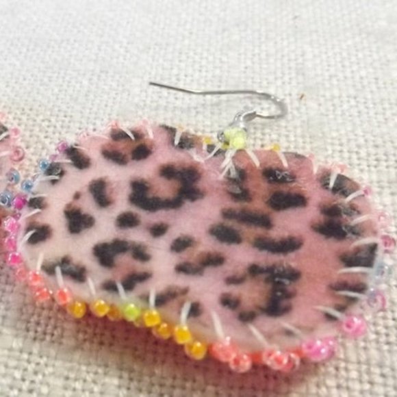 Cute Bow Tie Seed Bead Earrings for Pierced Ears - Picture 6 of 7